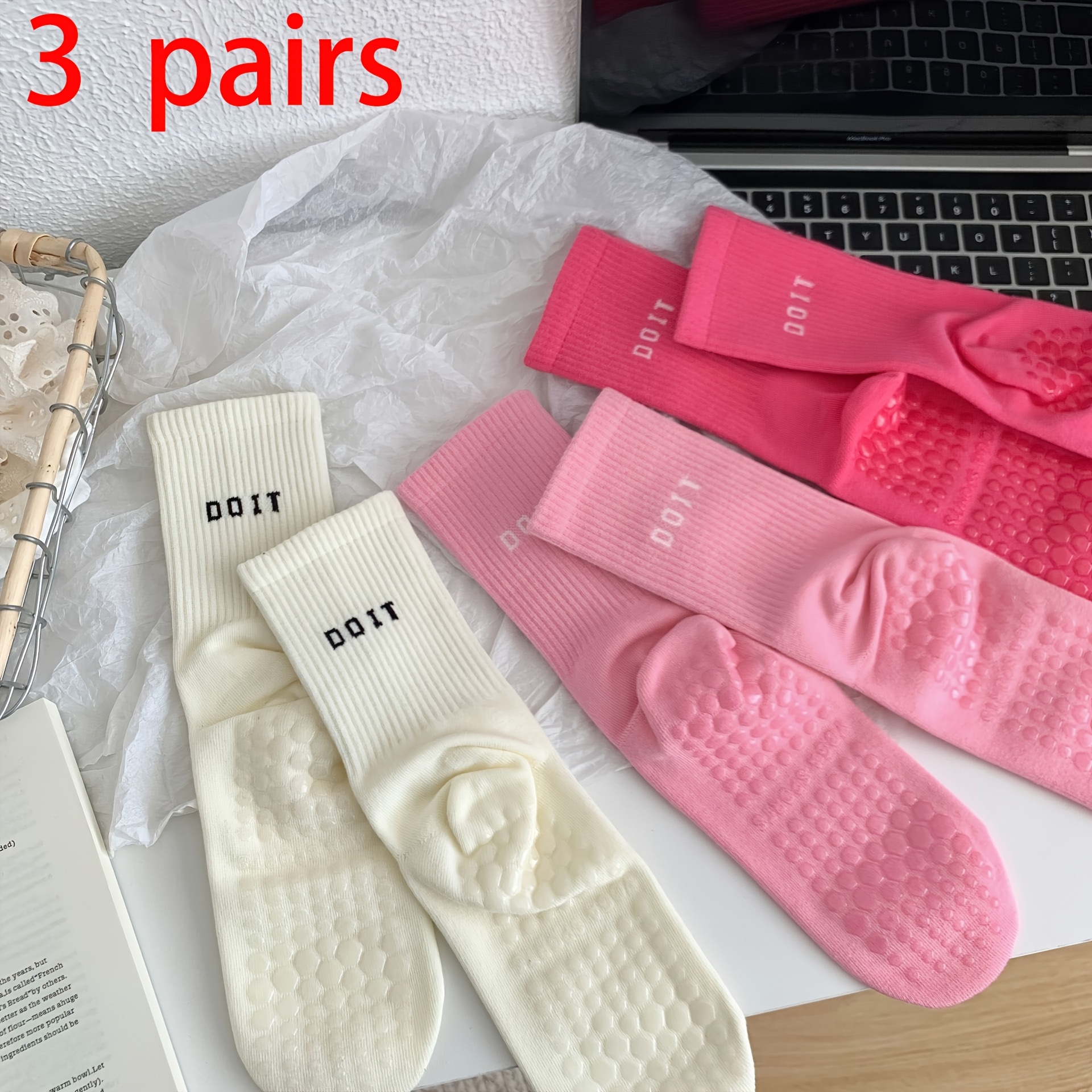 3 Pairs White Pink Magenta Women's Colorful Individual Mid-calf Yoga Socks, Fitness Floor Socks, Sports Socks, Sweat-absorbing And Breathable Socks, Pilates Socks, Suitable For Couples And