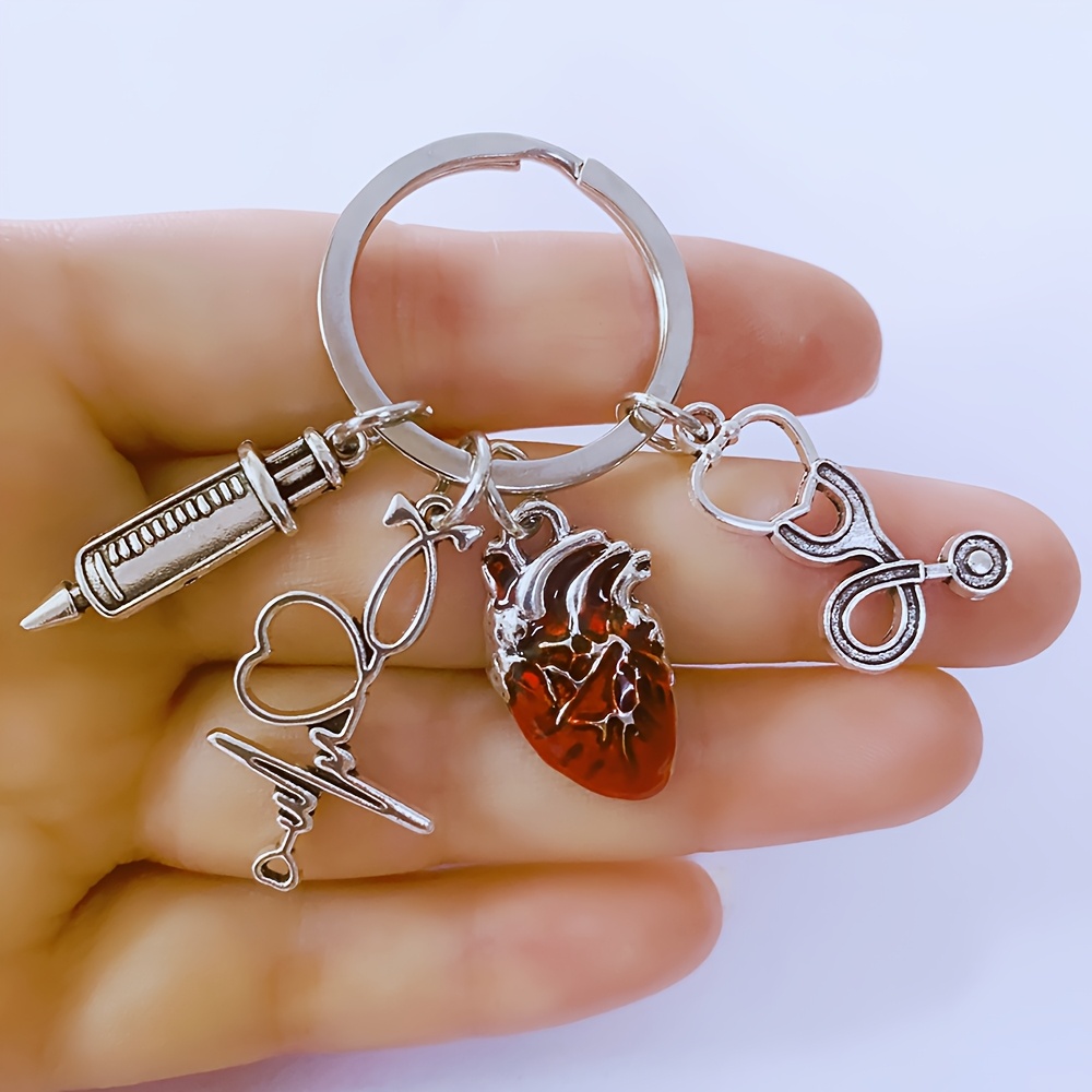 1pc Of Fashionable Alloy Medical Keychain With Heart, Stethoscope Pendant, Stylish Classic Car Keychain, Suitable For Bag Additions, Ideal Gift For Professionals, Thanksgiving Gift