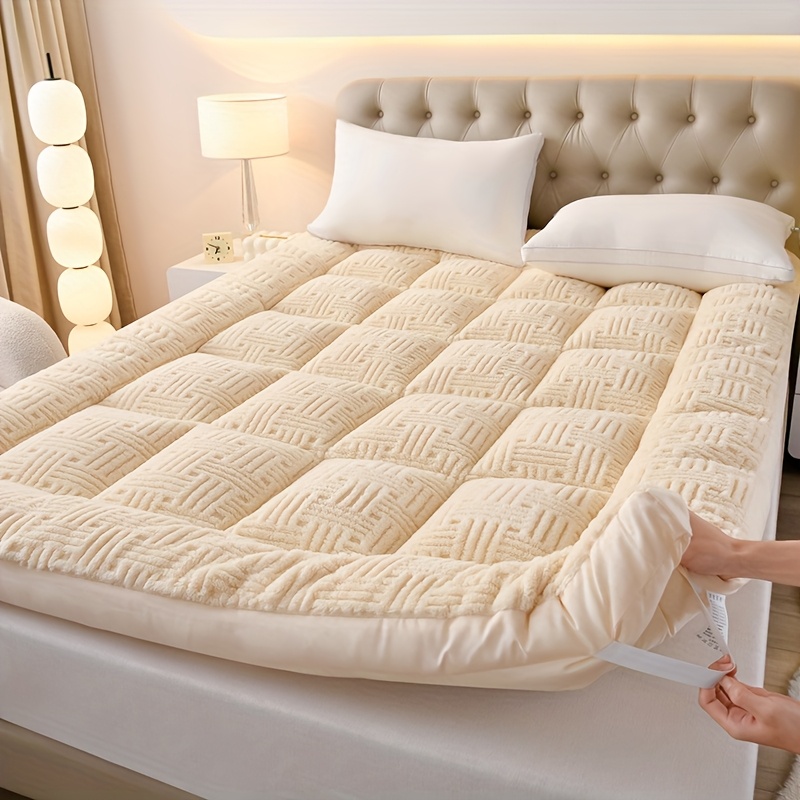 1pc Luxury Milk Velvet Winter Mattress, Super Soft Warm And Comfortable Taffeta Quilted Mattress Protector, Skin-Friendly, Breathable, Fluffy, Suitable for All Seasons, Must-Have for Autumn And Winter Single Double Bed Mattress Cover Queen, King Size, Perfect for Bedroom, Apartment, Guest Room, Hotel, Dormitory, Home Decor Hypoallergenic, Machine Washable, Anti-Wrinkle, Anti-Fading, Anti-Shrinking Easy to Install And Maintain