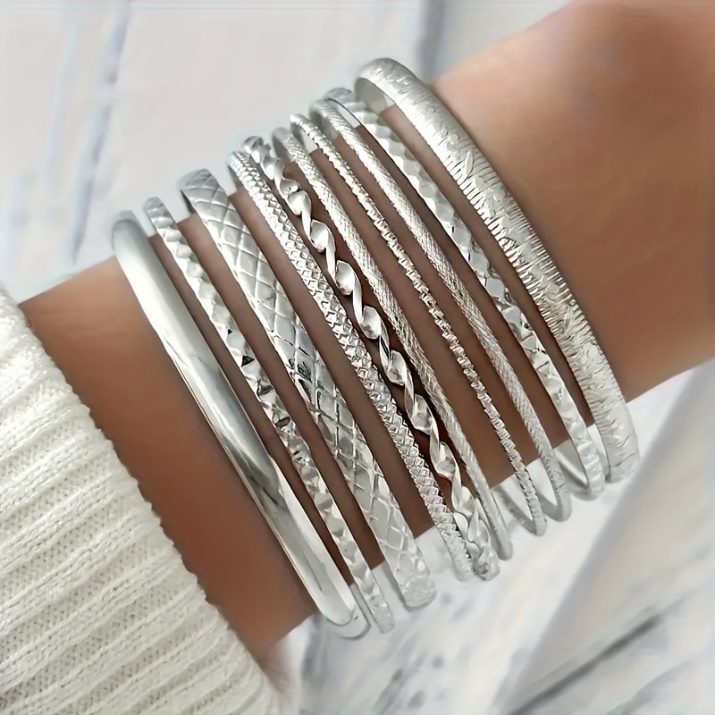 

10 Pcs/set Textured Bangle Combination - Simple, Fashionable, , And Daily Wearable Jewelry For Ladies - Silver Color Optional, Ideal Gift For Her, Elegant And Chic Accessories