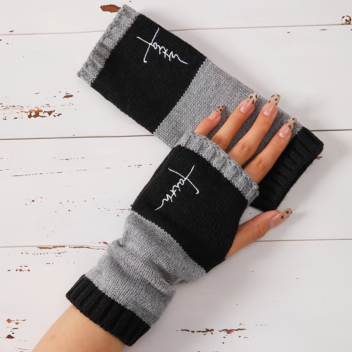 

Embroidered Fingerless Gloves - Stretchy, For | Women'