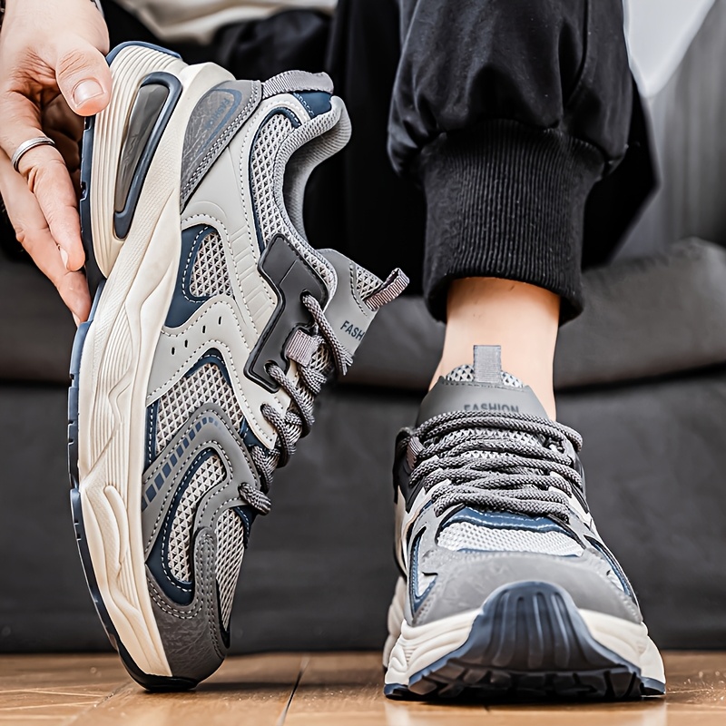 Baskets Running Homme Confort Plus Chaussures de Course Homme Légères et Résistantes à la Route - Baskets Basses Respirantes avec Soutien Cussonné, Semelle Antidérapante & Support de Voûte Plantaire, Idéales pour Entraînement, Randonnée ou Tenue Décontractée - Dessus en PU/Tissu & Semelle Intérieure EVA (Gris/Noir)