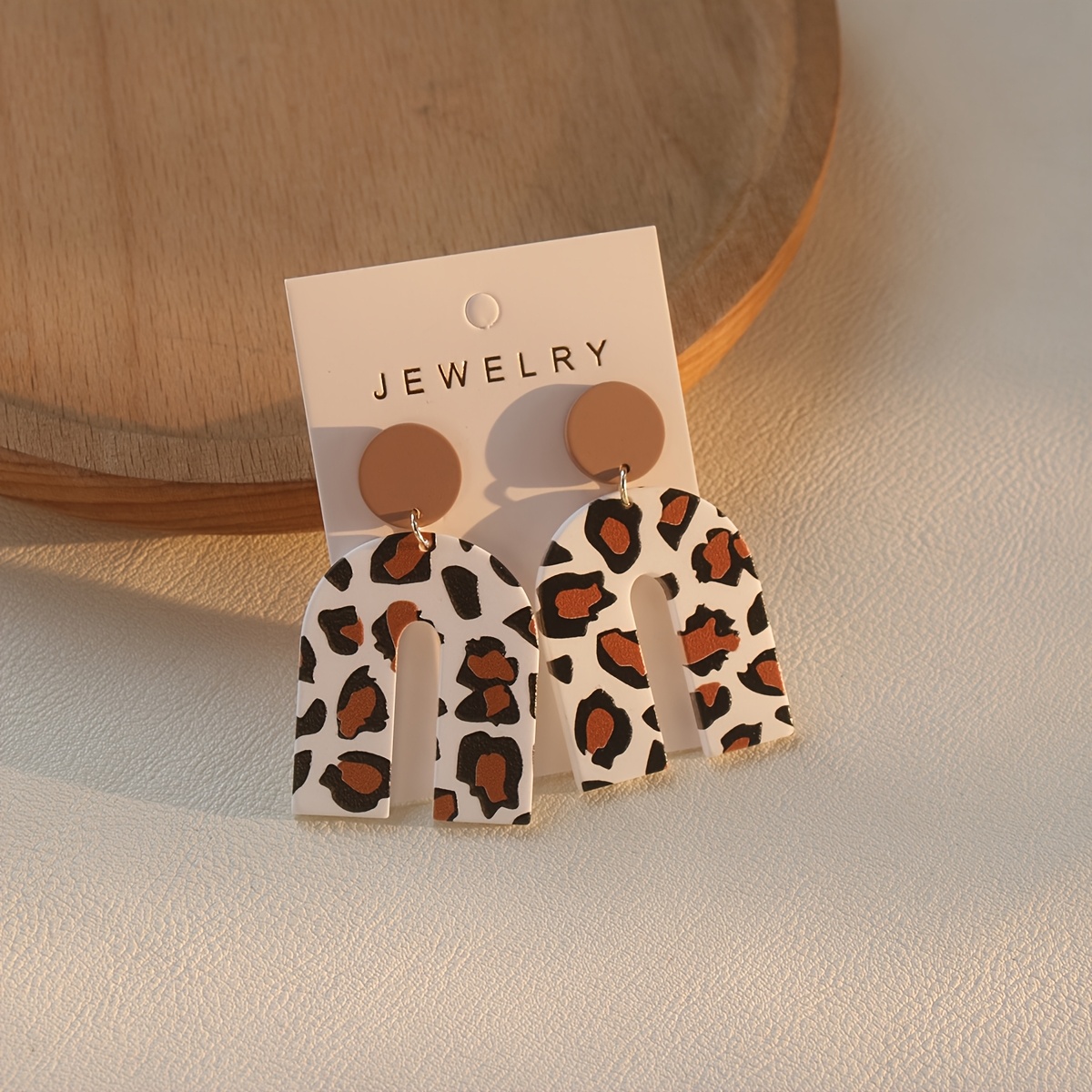 Image of A Pair Of Romantic White Valentine's Day Leopard Print Acrylic Pendant Earrings For Women, Perfect For Music Festivals And Parties