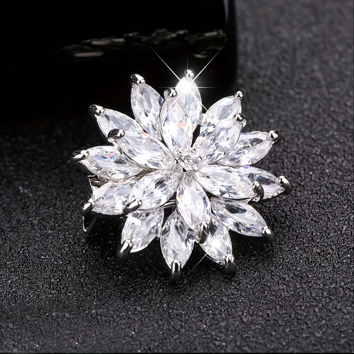 TEMU 1 Elegant Snowflake Brooch, Women's Brooch, Dinner Party Accessory With And , Suitable As A Gift