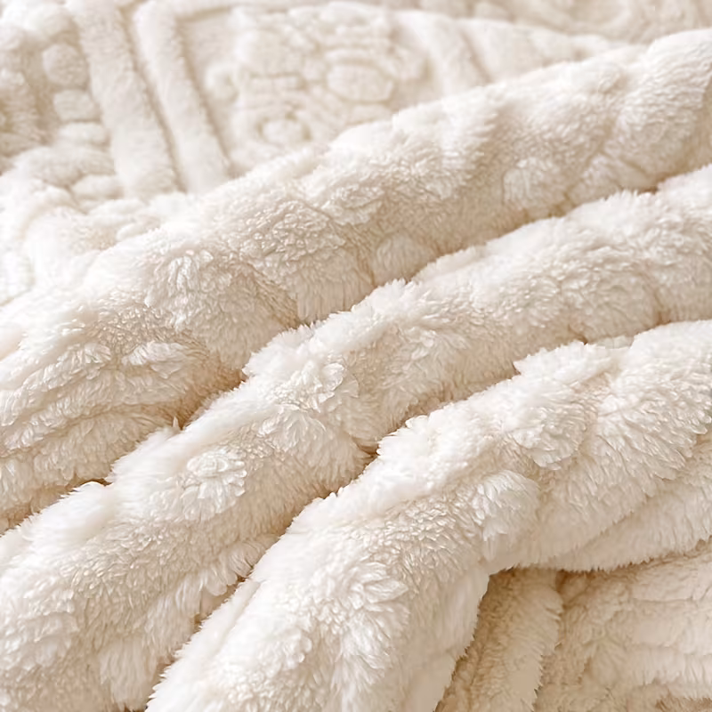 1pc luxury european cut jacquard lamb fleece thick double layer blanket warm non slip geometric pattern machine washable polyester for bedroom autumn decor accessory plush Product details 6