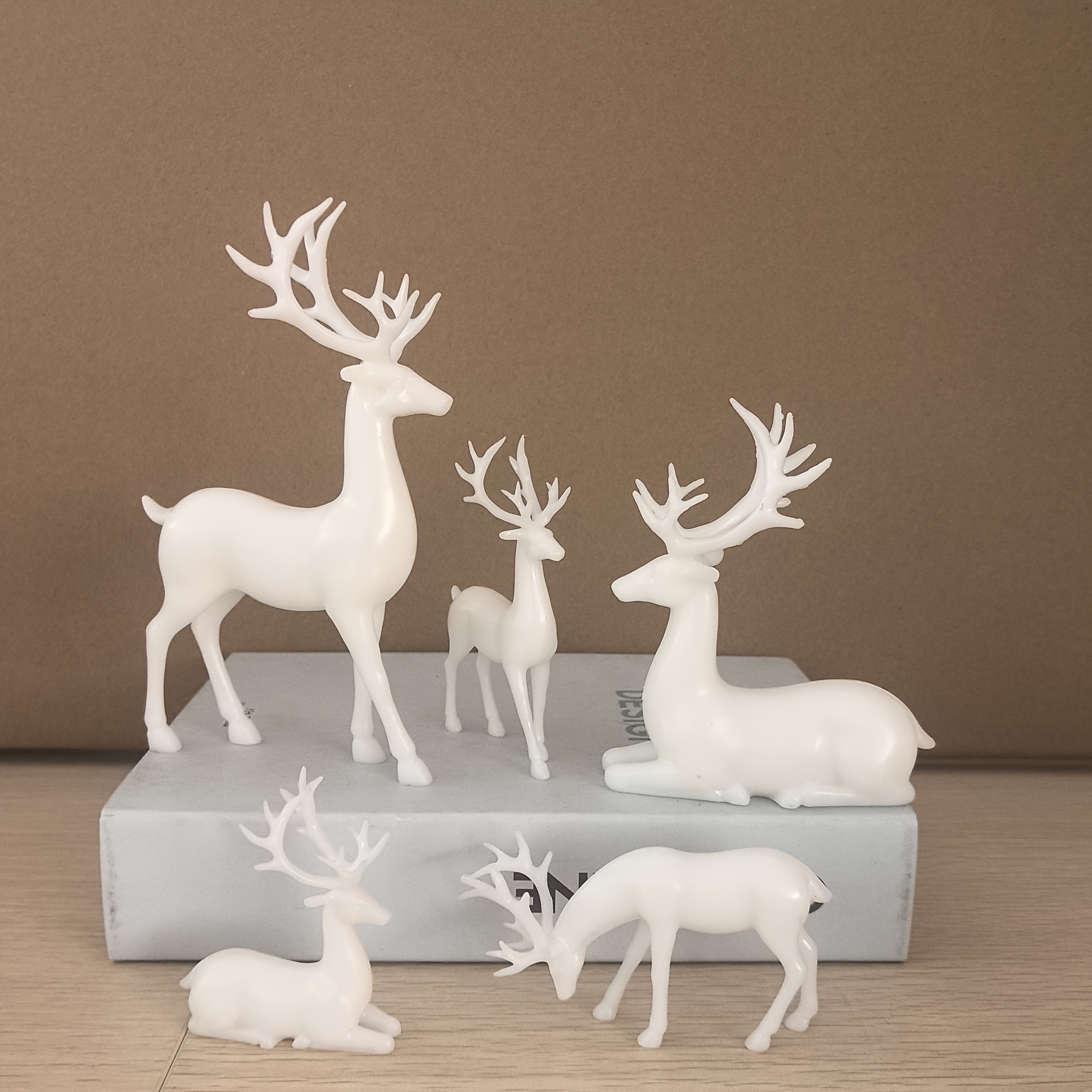 TEMU 5pcs Set, Golden Elk Figurine Ornament, Figurine Ornament, Home Decor Ornament, Suitable For Office, Bedroom, Living Room, And Other Desktop