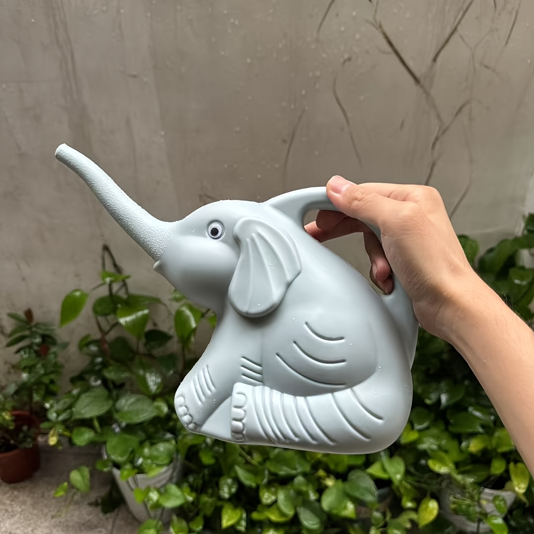 E-shop Entzückende Gießkanne im Elefanten-Design, hergestellt aus robustem Kunststoff für den Garten - ein ideales Werkzeug zum Bewässern im Freien,
