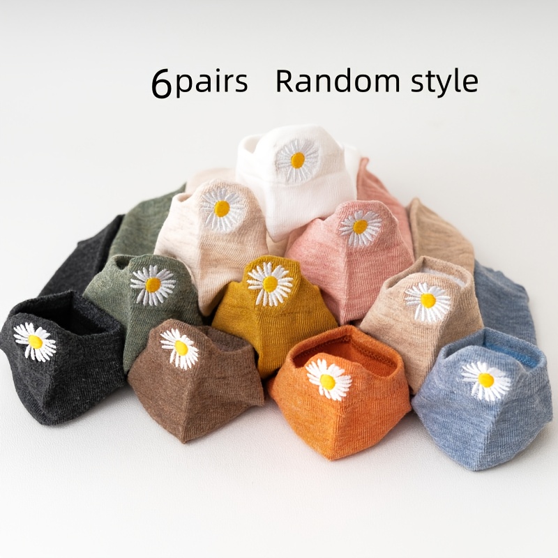 6 Pairs Random Delivery, Women's Summer And Autumn Embroidered Daisy Socks, Stylish Comfortable Versatile Daisy Socks