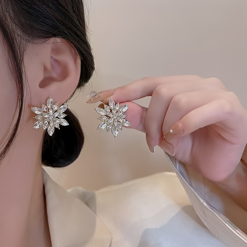 TEMU Elegant Floral Stud Earrings For Women - Sparkling Synthetic Gemstone, Stainless Steel Posts, Versatile & For Casual Attire Or Parties, Party