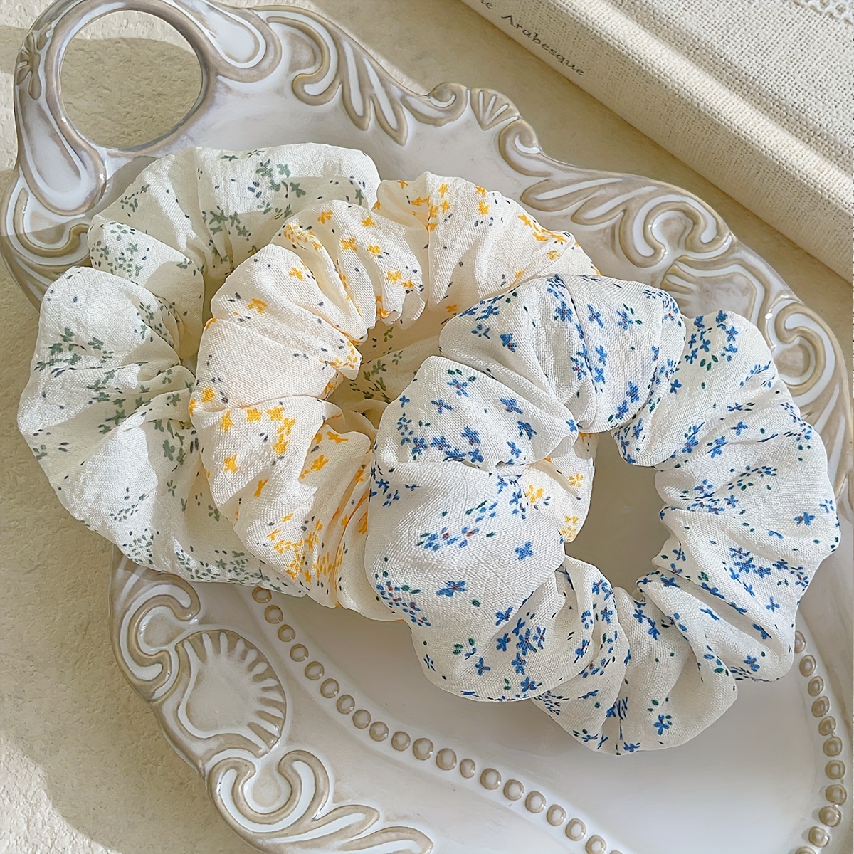 Image of 3pcs Women's Fashion Small Floral Delicate Cute Elegant Retro Versatile Soft And Comfortable Large Hair Ring Combination Set