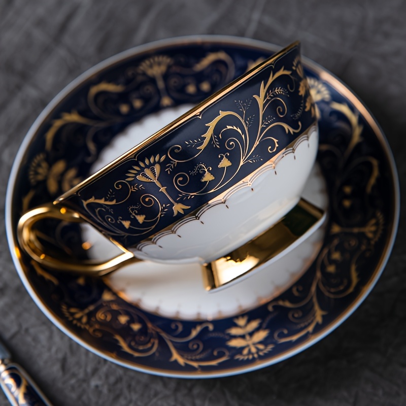 exquisites vintage-kaffeetassen- & teeservice aus beinporzellan, 7oz, 3-teilig/set, elegantes design im europäischen stil, hochwertiges keramik-nachmittagstee-tassen- untertassenset,   für büro zuhause, kann für kaffee, tee, milch, heiße schokolade verwendet werden