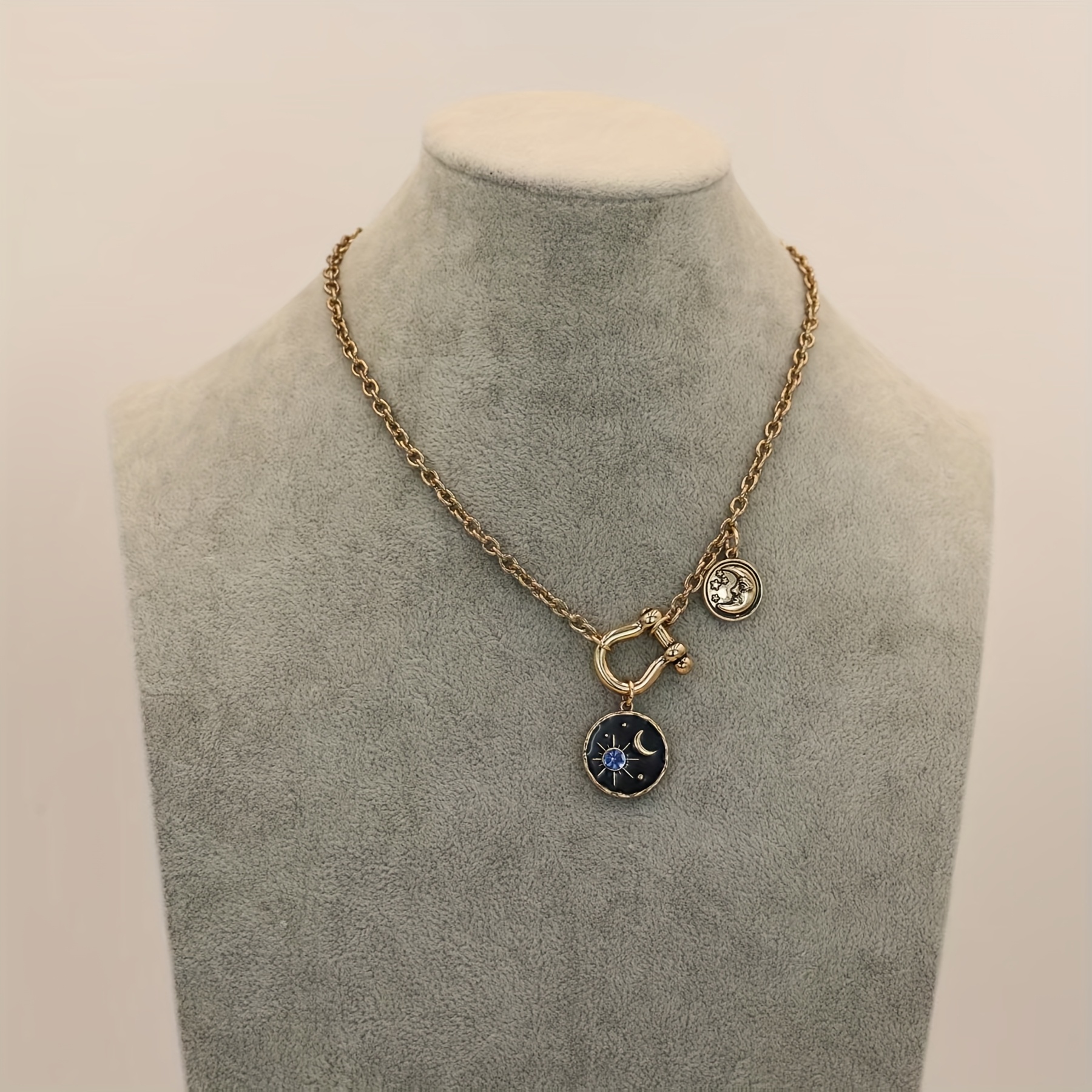 Image of 1pc Women's Fashion Pendant Necklace, Western Retro Style , Suitable For Daily Wear, Parties, And Gifting!