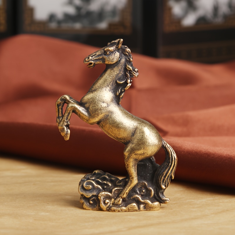 

1pc, Brass Material Horse Decoration, Bronze Carving Animal Artifacts, Horse Feet On Auspicious Clouds, Interior Decoration, Bronze, Do Not Fade, Gifts