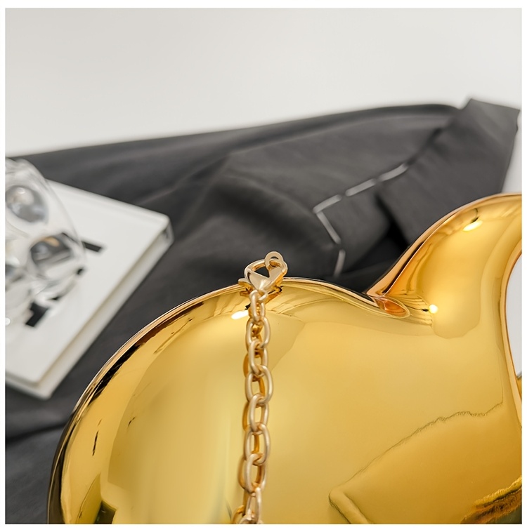 Women's handbag, evening bag. Fashionable evening, wedding, music festival, date, party makeup bag, mobile phone bag. Multi-purpose shiny heart-shaped mini handheld formal dress bag. Commuter chain shoulder bag. New spring and summer crossbody bag.