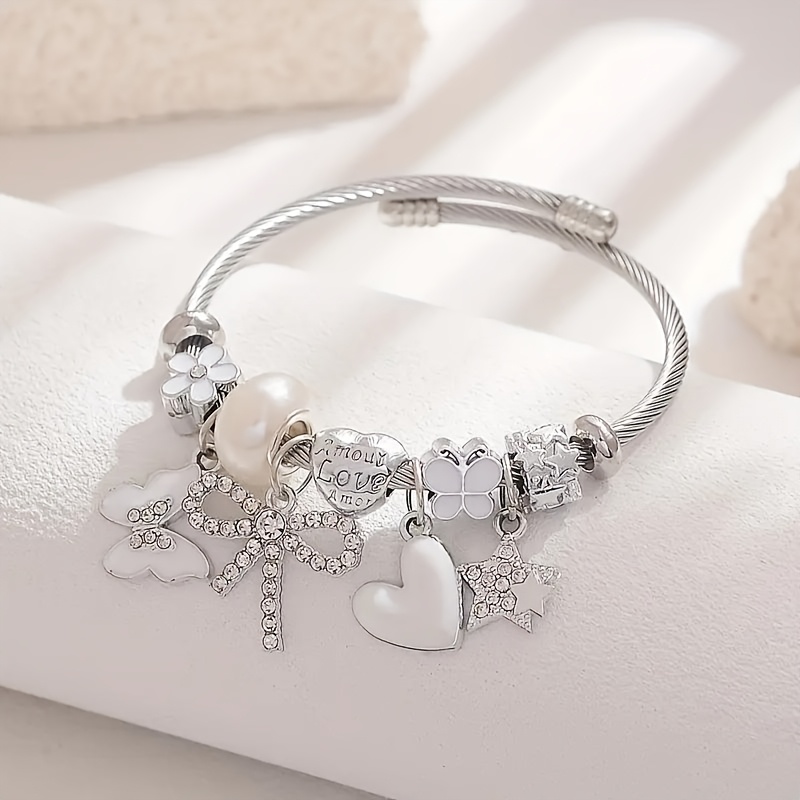 TEMU A Stylish Heart-shaped Bracelet With Romantic Elements