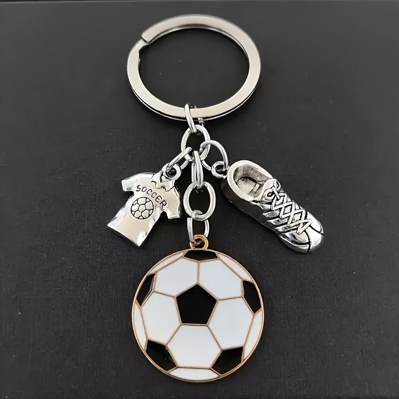 poza articolului set de 12 brelocuri fotbal -   de  , pantofi de fotbal, tricouri și pandantive cu mingi - cadoul perfect pentru pasionații și fanii sportului