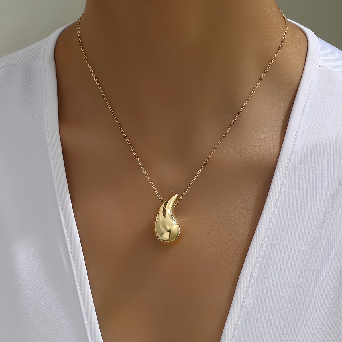 

Chic Water Drop Pendant Necklace For Women - Versatile & Stylish, Casual Attire
