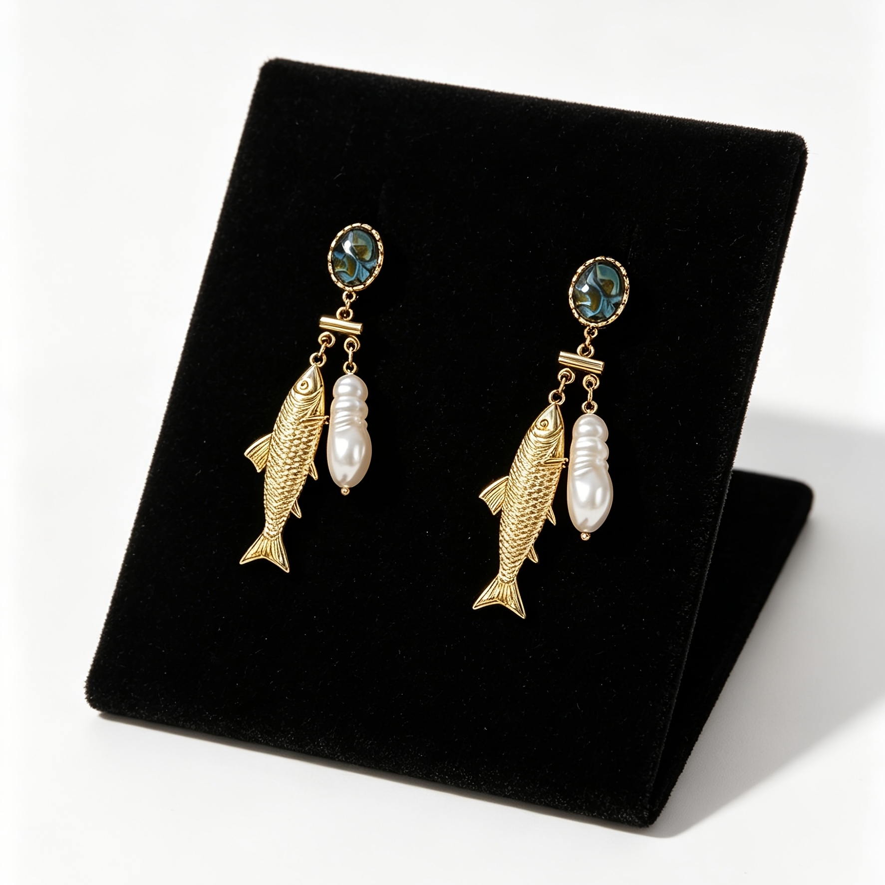 Stylish Women's Baroque-Style Drop Earrings with Abalone Shell Pendants