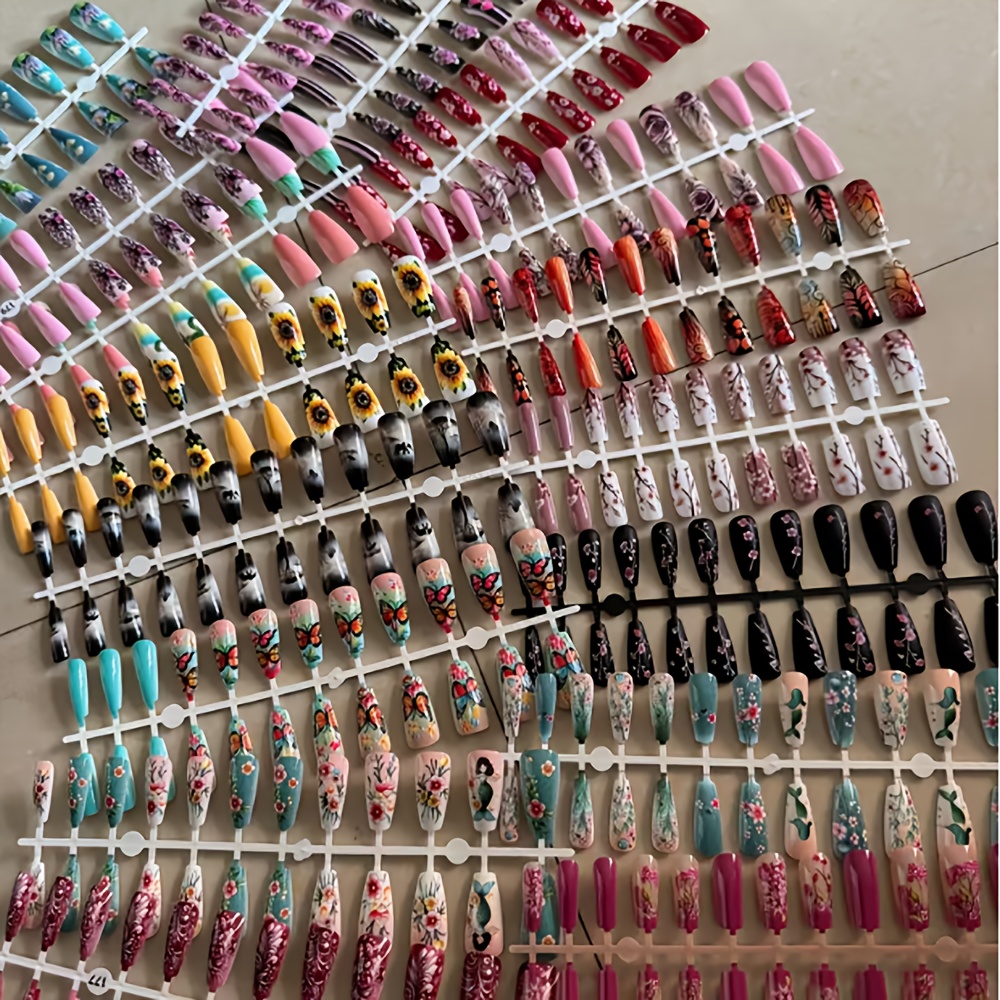 Image of 240pcs Random Nail Art, Almond Square Ballerina Shape Press-on Nails, French Style Solid Color Nails, Floral Plant Pattern Nails, Removable Press-on Nails, Women's Nails, , Artificial Nails