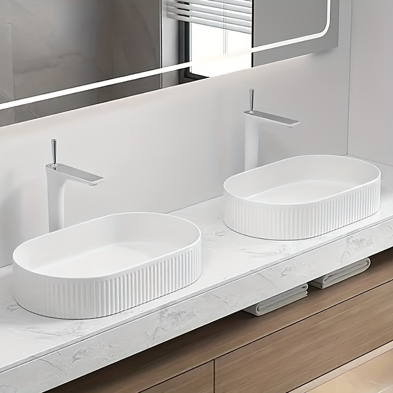 Elegante weiße Keramik-Waschbeckenablage, vertikales Musterdesign, Laufbahnförmige Optik * * für moderne Badezimmerausstattungen * für Ankleideräume, Schminktische, Badezimmerwaschbecken