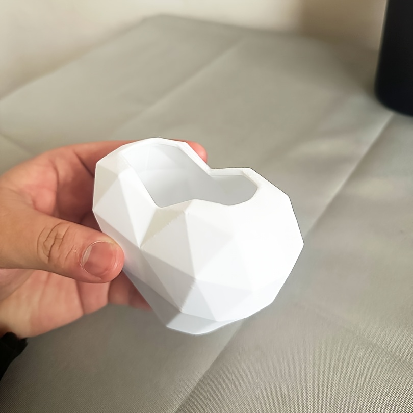 E-shop Kreativer weißer geometrischer Herz Mini-Pflanztopf – Moderner/Outdoor-Pflanztopf, 3D-gedruckt, für Balkon, Garten, Schreibtischdeko,