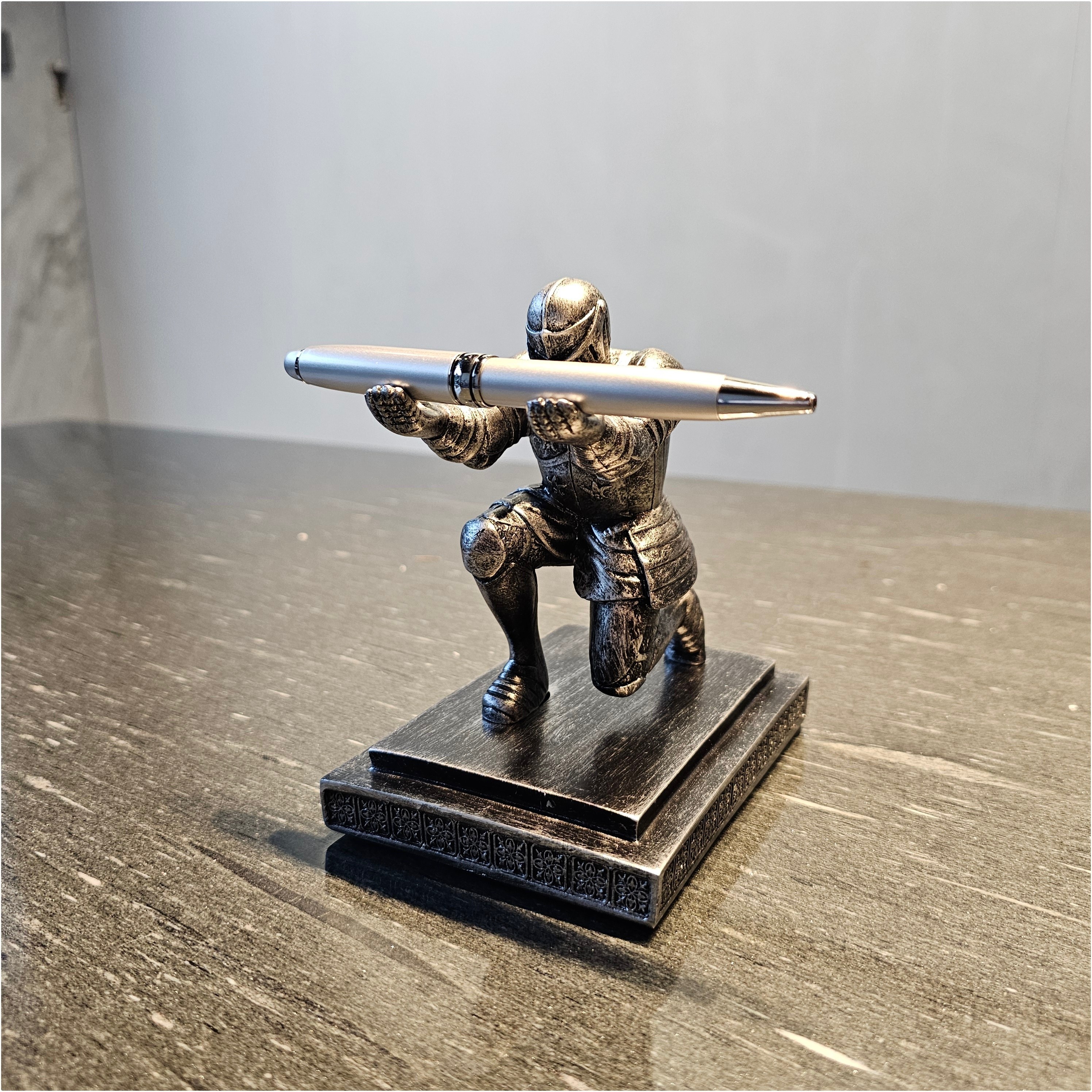executive knight resin pen holder unique desk accessory for graduation birthday gifts office decor creative desktop accessories