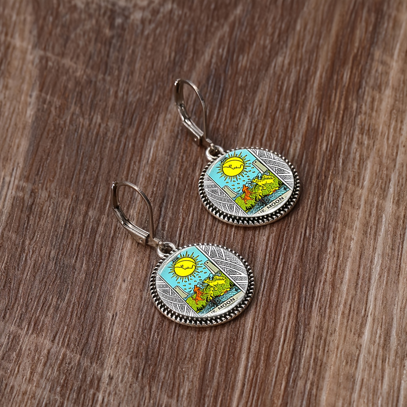 3pc Classic Round Glass Necklace & Earrings Set with Mysterious Design
