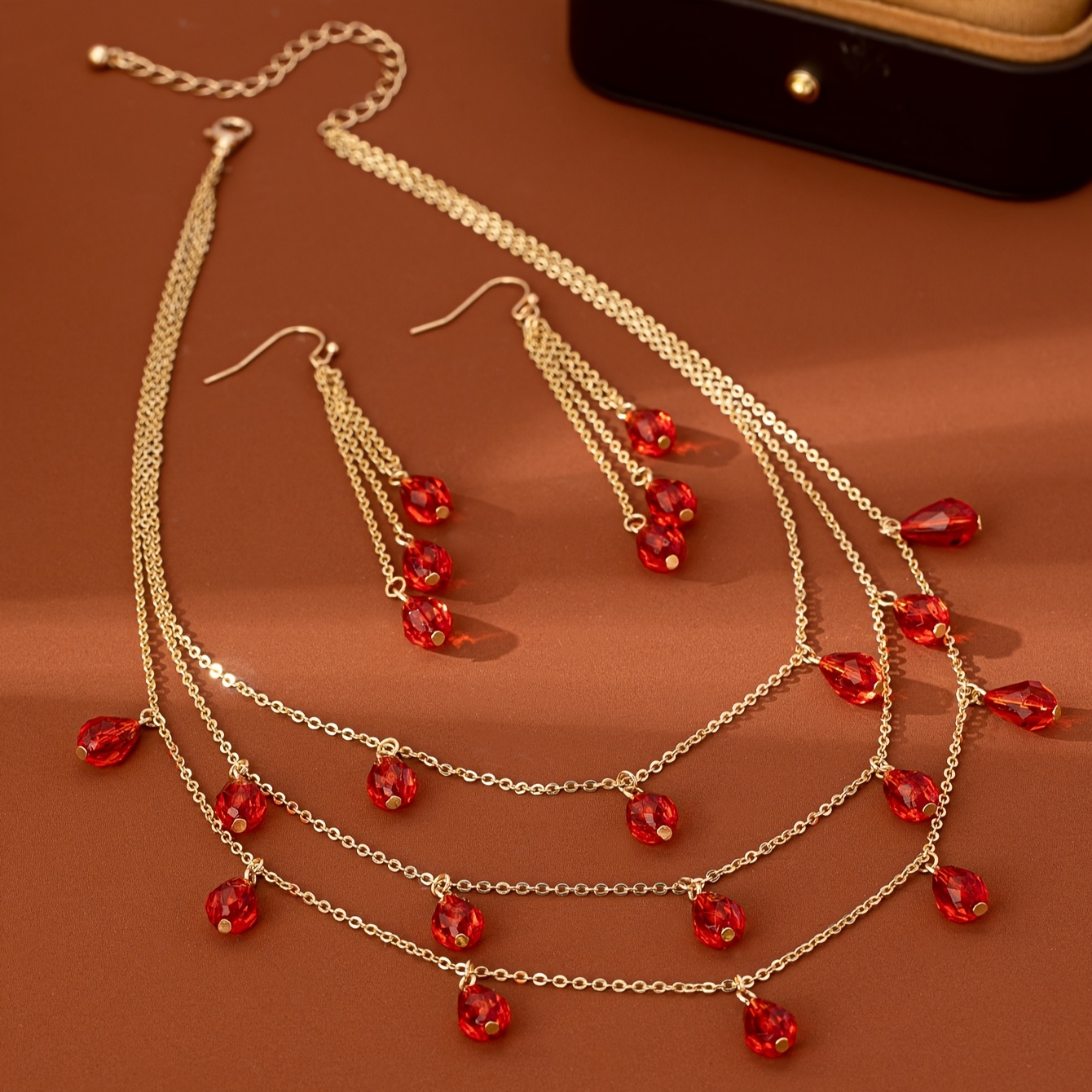 Stylish Women's Earrings & Necklace Set