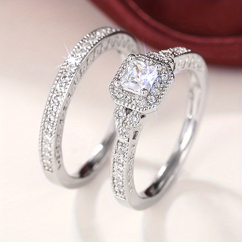 TEMU 2 Bagues de couple pour femmes, tendance et luxueuses, avec incrustation de cuivre et synthétique, ensemble haut de gamme pour femmes, bague de