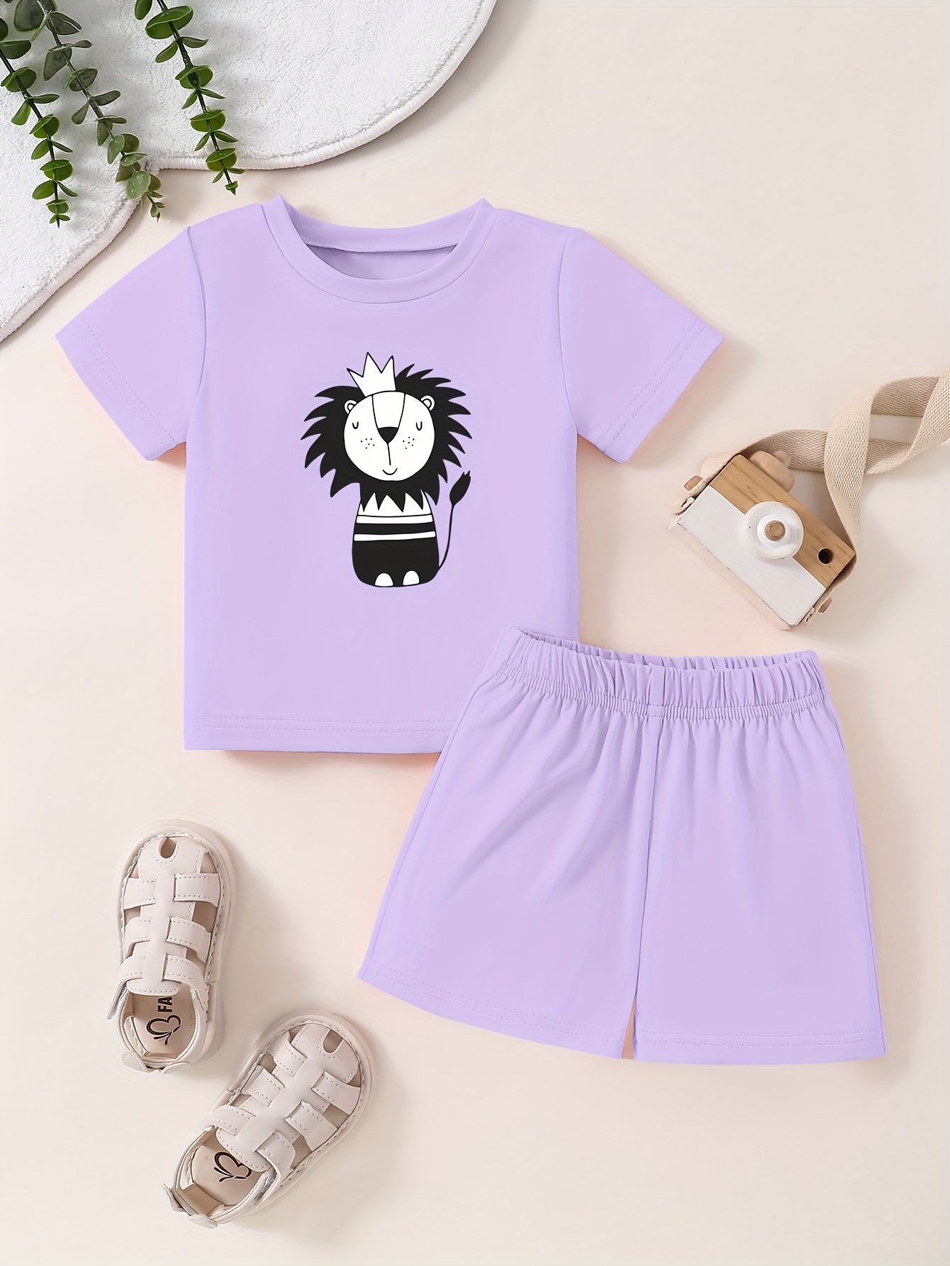 2pcs Baby Boy All Over Cartoon Lion Print Short-sleeve Tee and Shorts Set