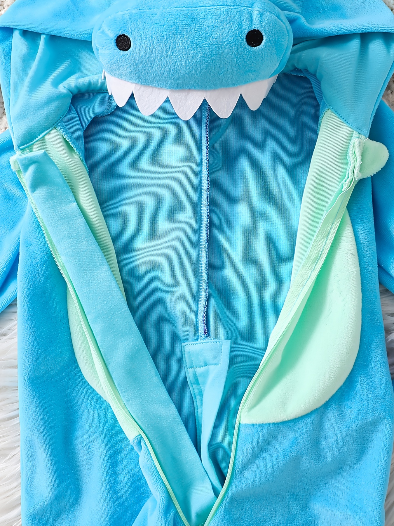 Autumn Winter Baby Warm Plush Romper, Cute Blue Purple Dinosaur Hooded Creeper with 3D Dorsal Fin Tail And Teeth Decoration, Unisex Blue Dinosaur Romper for Baby Outing Windproof Warm Bodysuit, Cute 3D Hooded Tail Warm Infant Crawling Outfit