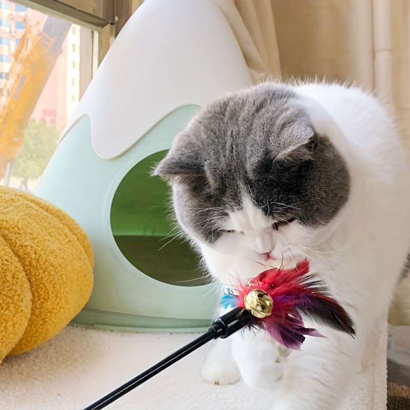 1/2 bucăți Jucărie Interactivă pentru Pisici cu Pene Colorate - Băț de Plastic pentru Pisici de Interior, Băț de Vânătoare pentru Exerciții pentru Pisici de Diferite Rase, Stimulator cu Pene pentru Stimulare și Antrenament