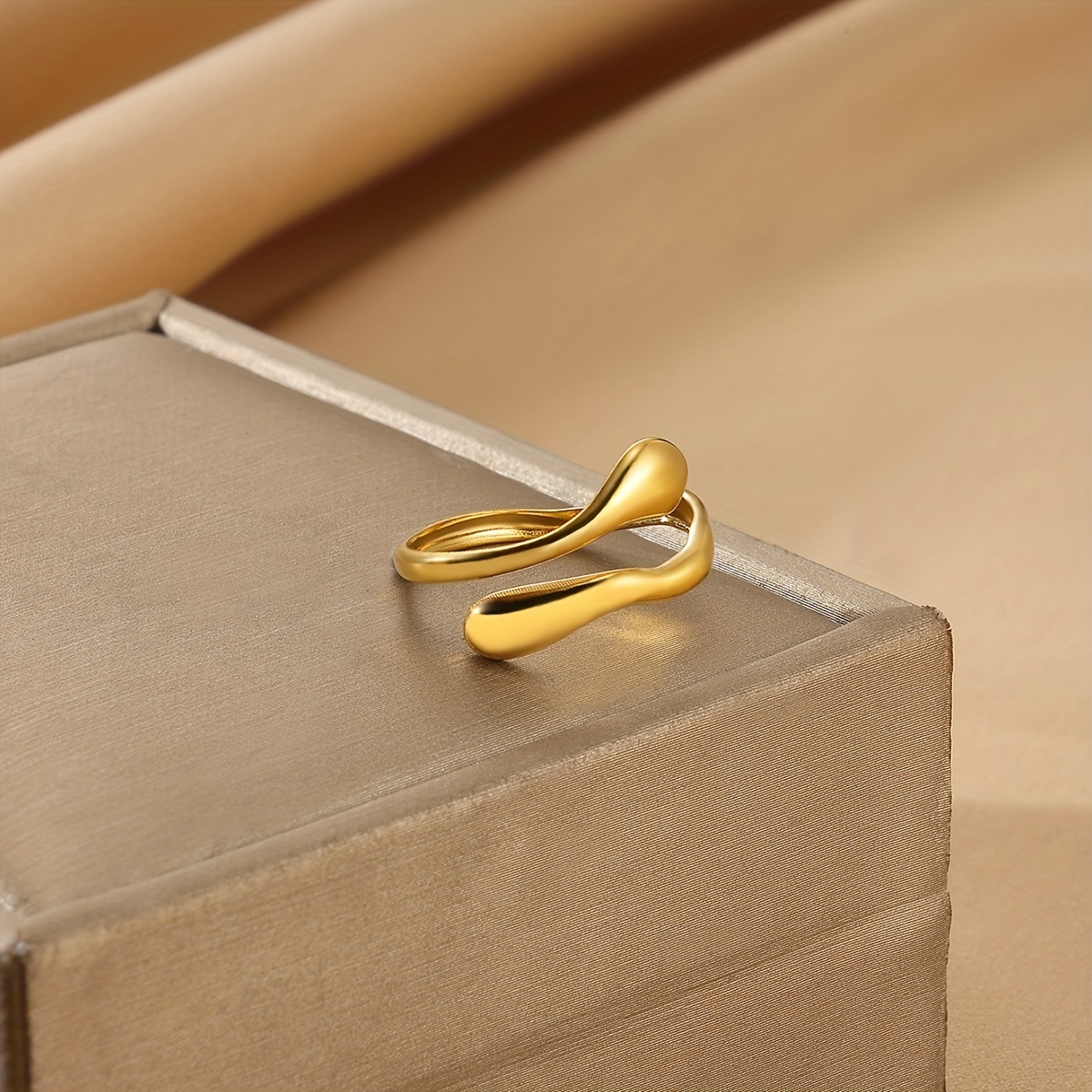 Women's Stainless Steel Minimalist Open Ring - Modern Elegant Everyday & Party Jewelry, Durable Everyday Wedding Birthday Christmas Gift for Women - Year-Round Neutral Jewelry, Ladies Jewelry, Versatile Accessory, Sleek Polished Finish, Smooth Reflective Surface, Goldplated Jewelry, Contemporary Style, Highquality Accessory, Fashion Lovers