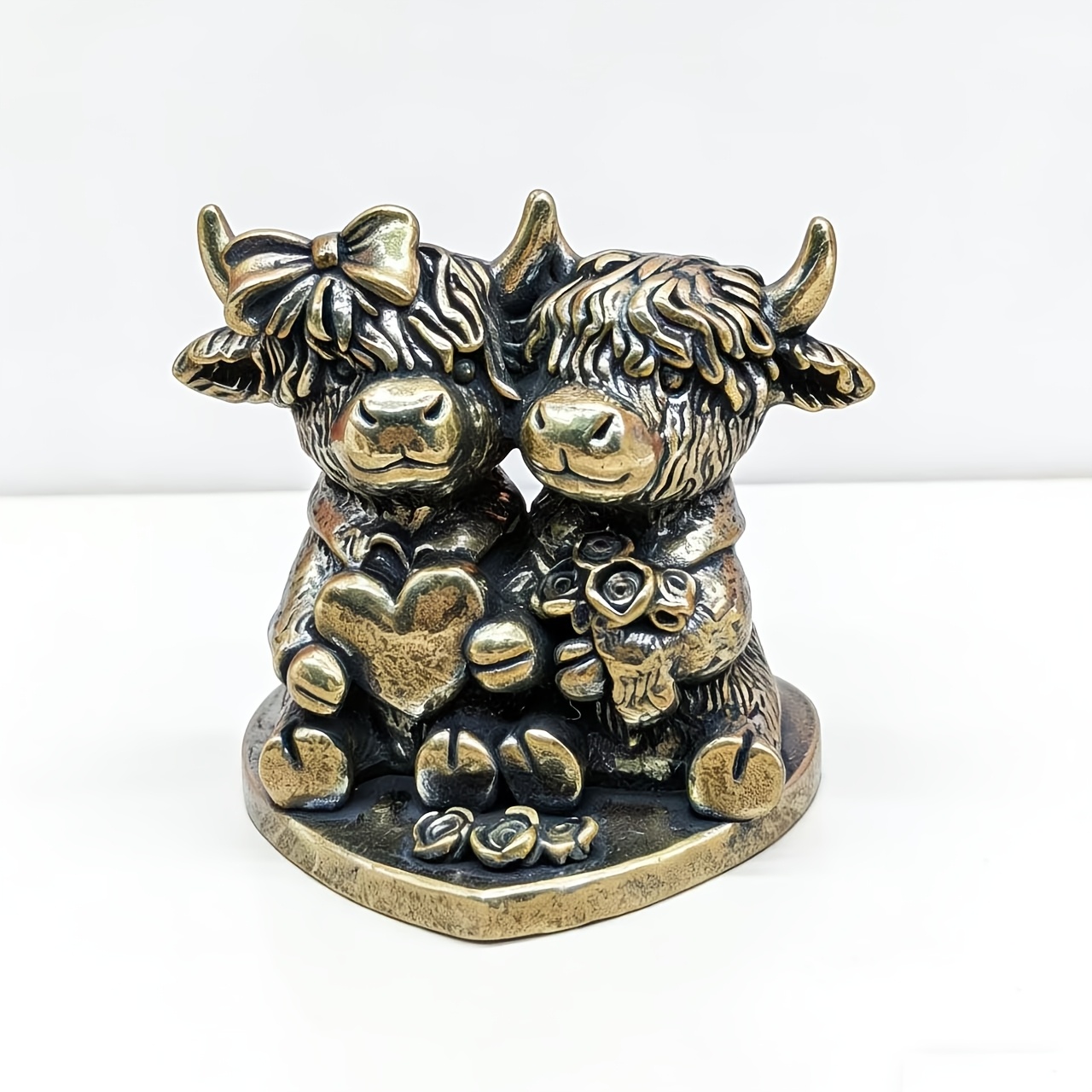 TEMU Statue Vintage en Laiton - Couple de Vaches Highland avec Cœur et Rose, Ornement Statue Artisanale à , Convient pour Entrée de Maison, Étagère à