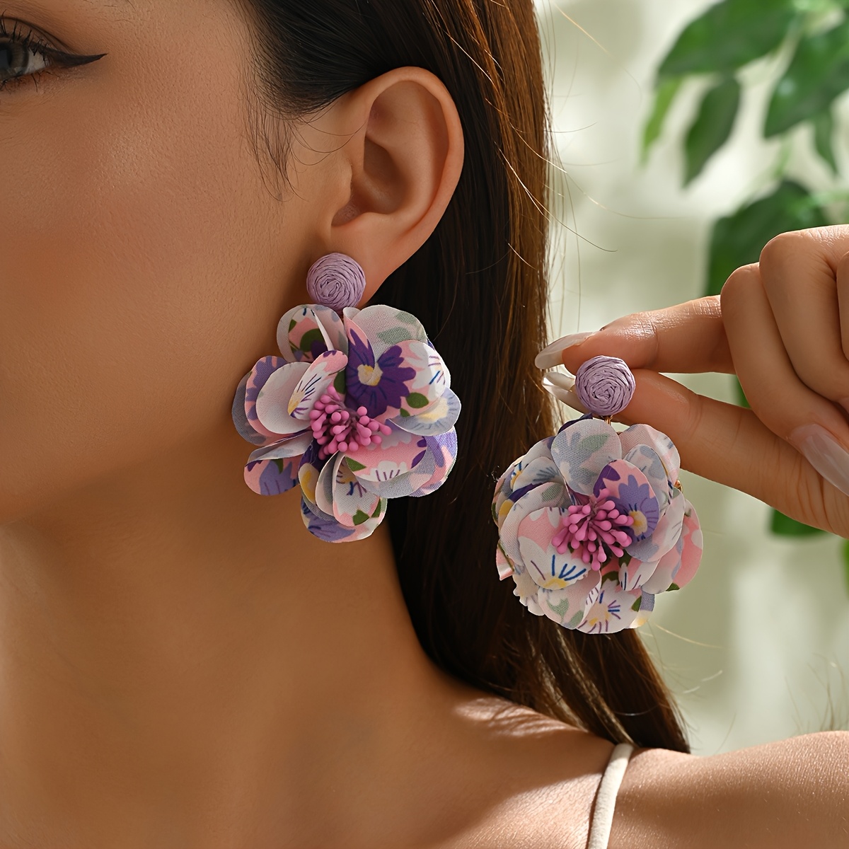 Image of 1pc Bohemian Raffia Fabric Flower Flower Earrings Light Luxury Premium Stud Earrings Seaside Vacation Pastoral Style Party Valentine's Day Gift Ear Jewelry Women