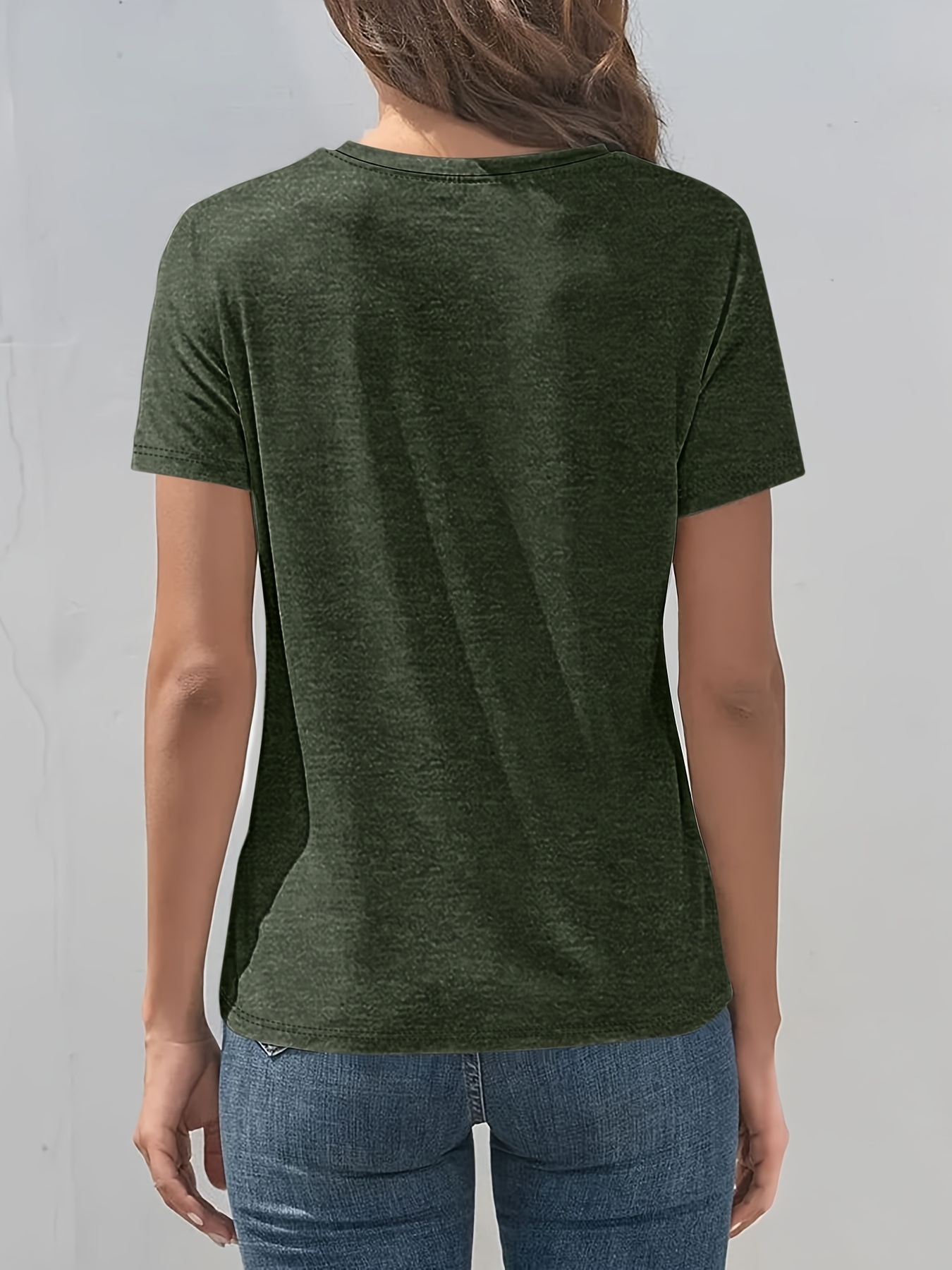 Women'S Stylish Commuting Shirt with Pleated Design at The Chest, Round Neck, And Short Sleeves.