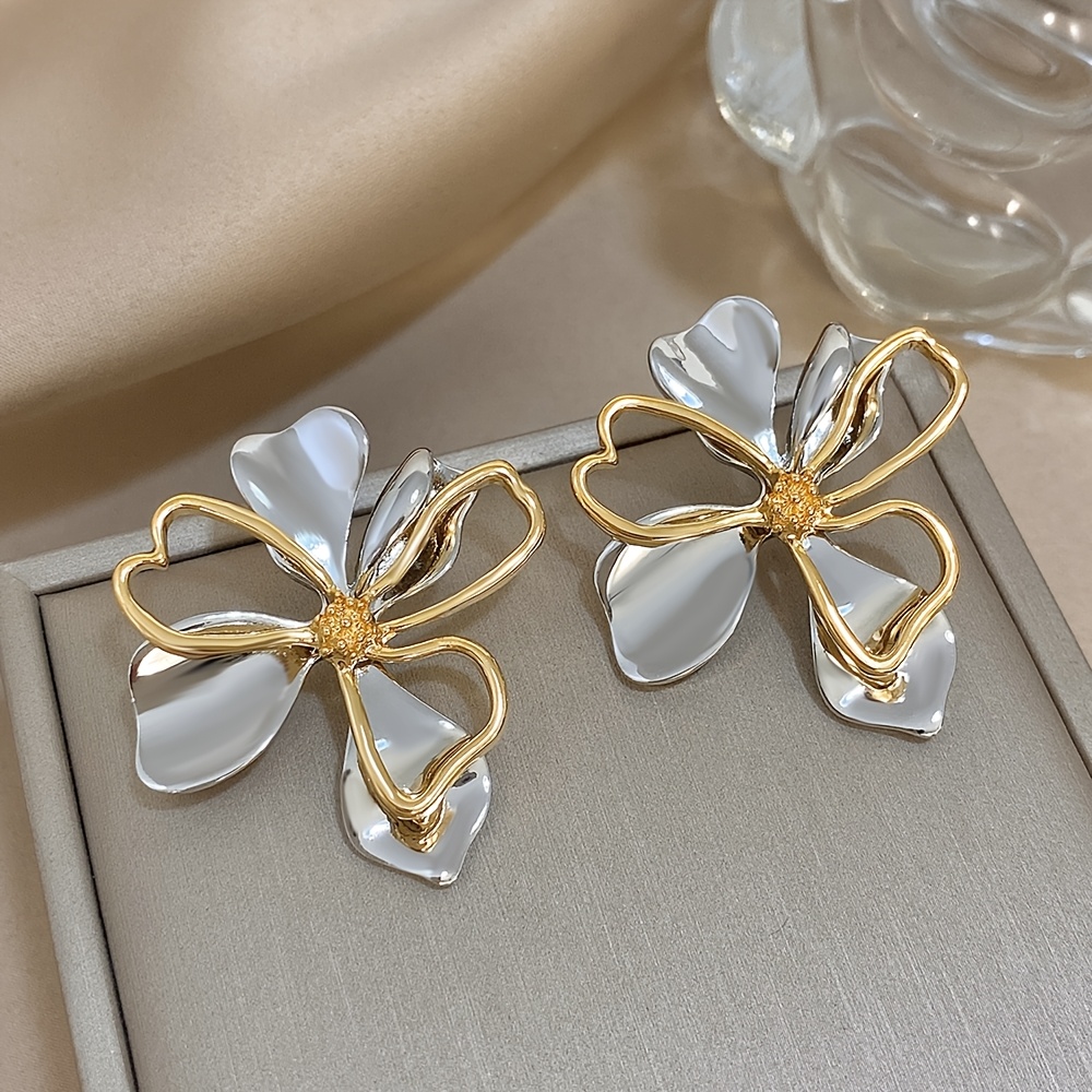 E-shop 2er Set Exquisite Stereoskopische Blumen Ohrstecker Damen Hohles Design Ohrringe Elegante Ohrbügel Valentinstag und Muttertag Schmuck Geschenke