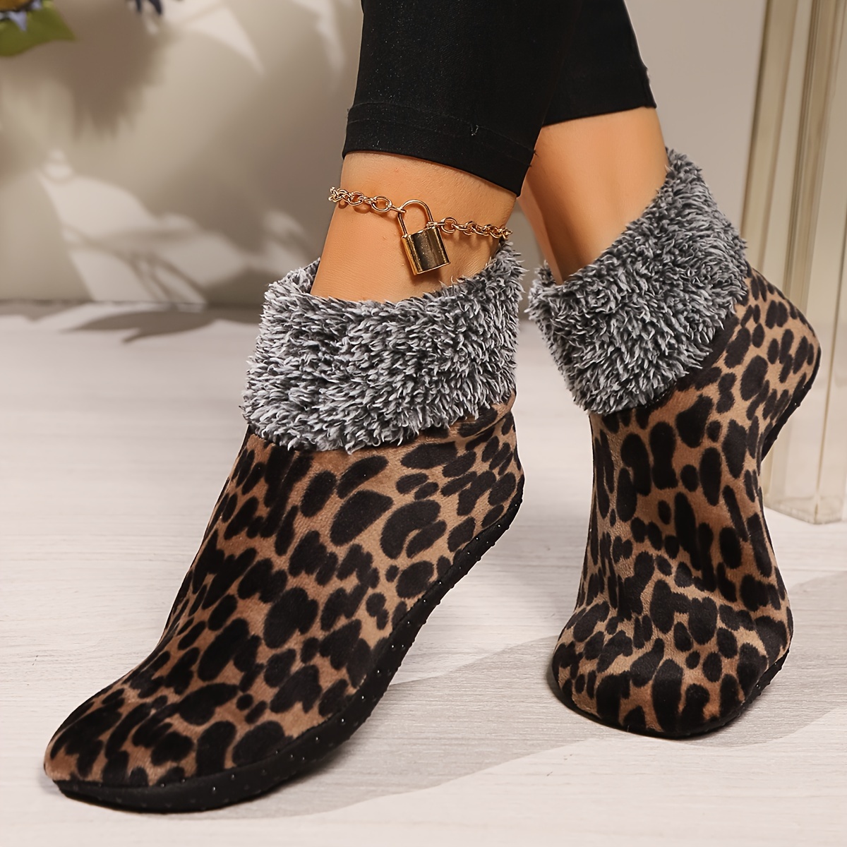 

Non-slip Leopard Print Socks, Soft Cozy Home Indoor Winter Thermal Fleece Slipper Socks, Women's Stockings & Hosiery