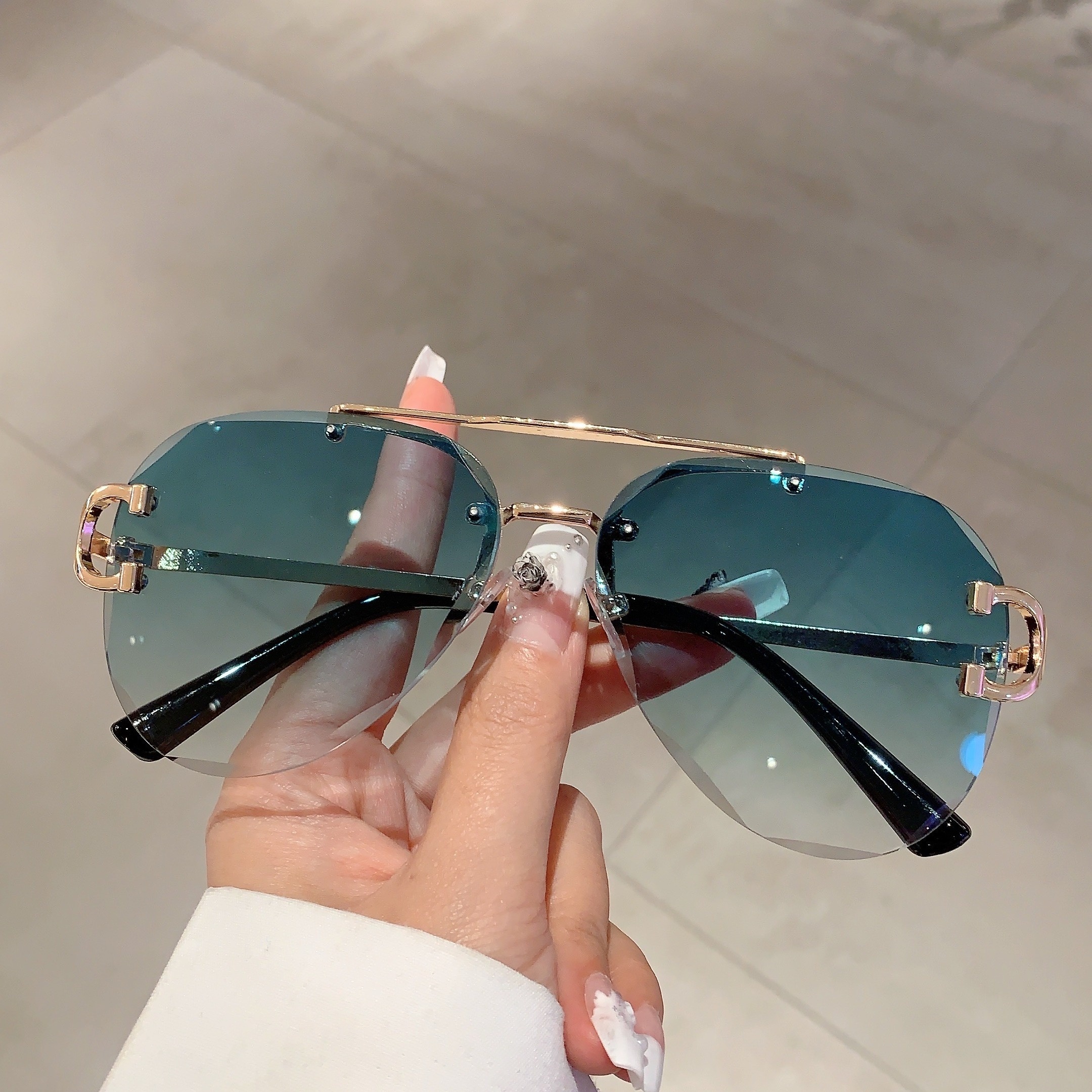 

Women's Double Bridge Fashion Glasses Metal Rimless Fashion Glasses For Travel Fashion Glasses For Decoration