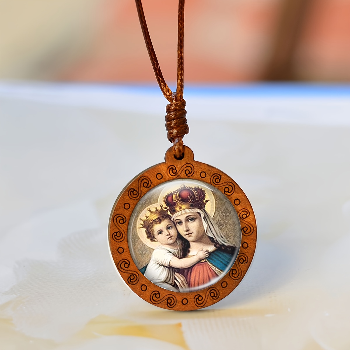 TEMU 1pc Handmade, Wooden Material Unisex Exquisite Necklace Pendant With A Benevolent Golden Figure In A Crown Background, Soft- Design, Perfect