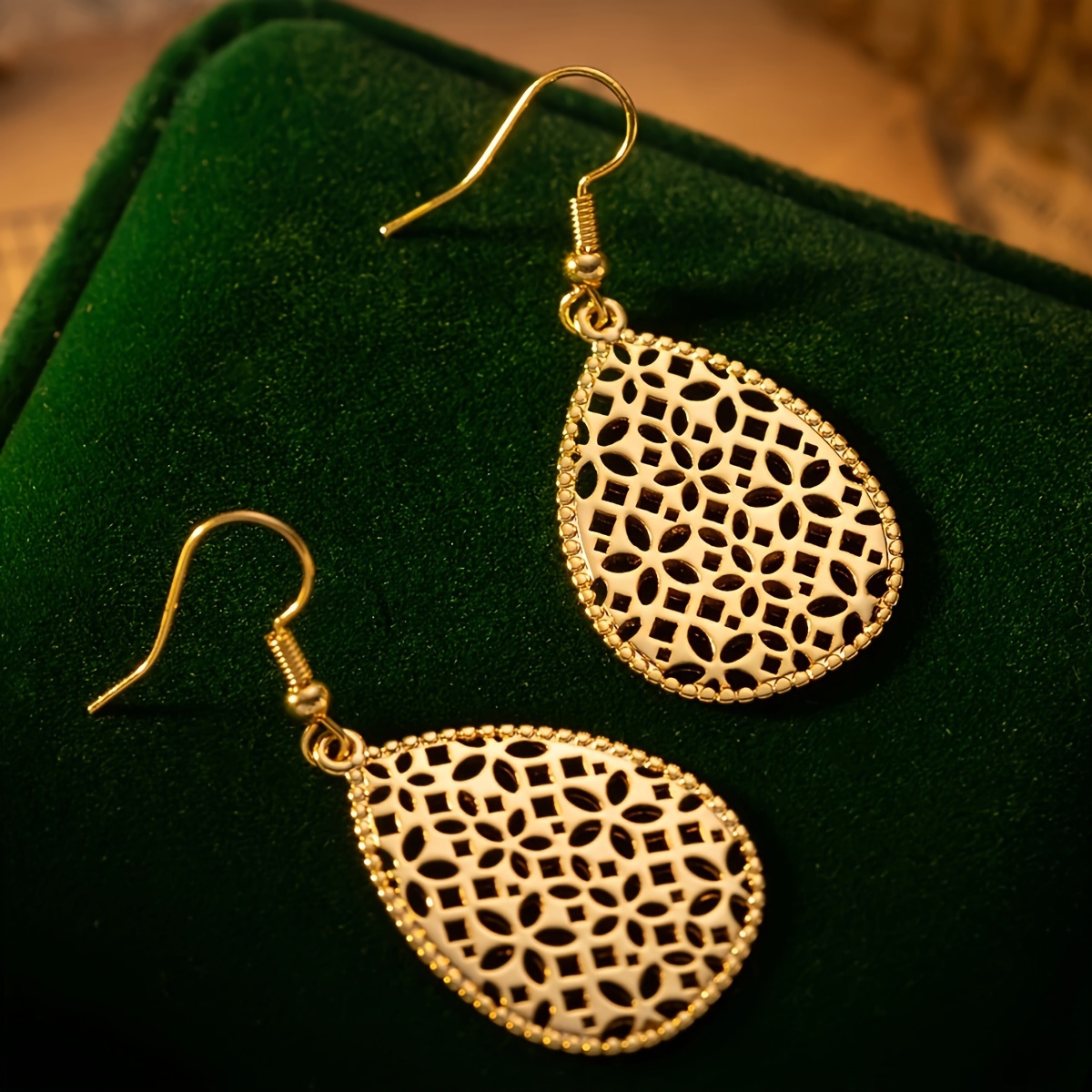 Vintage Court-Style Hollowed-Out Teardrop Earrings