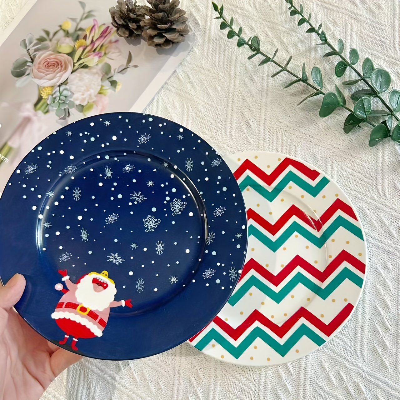 Sliner 120 Pcs Christmas Poinsettia Oval Dinner Plates Party Bulk 10'' X 12'' Paper Plates Disposable Holiday Serving Dish Dessert Plates Xmas Gifts