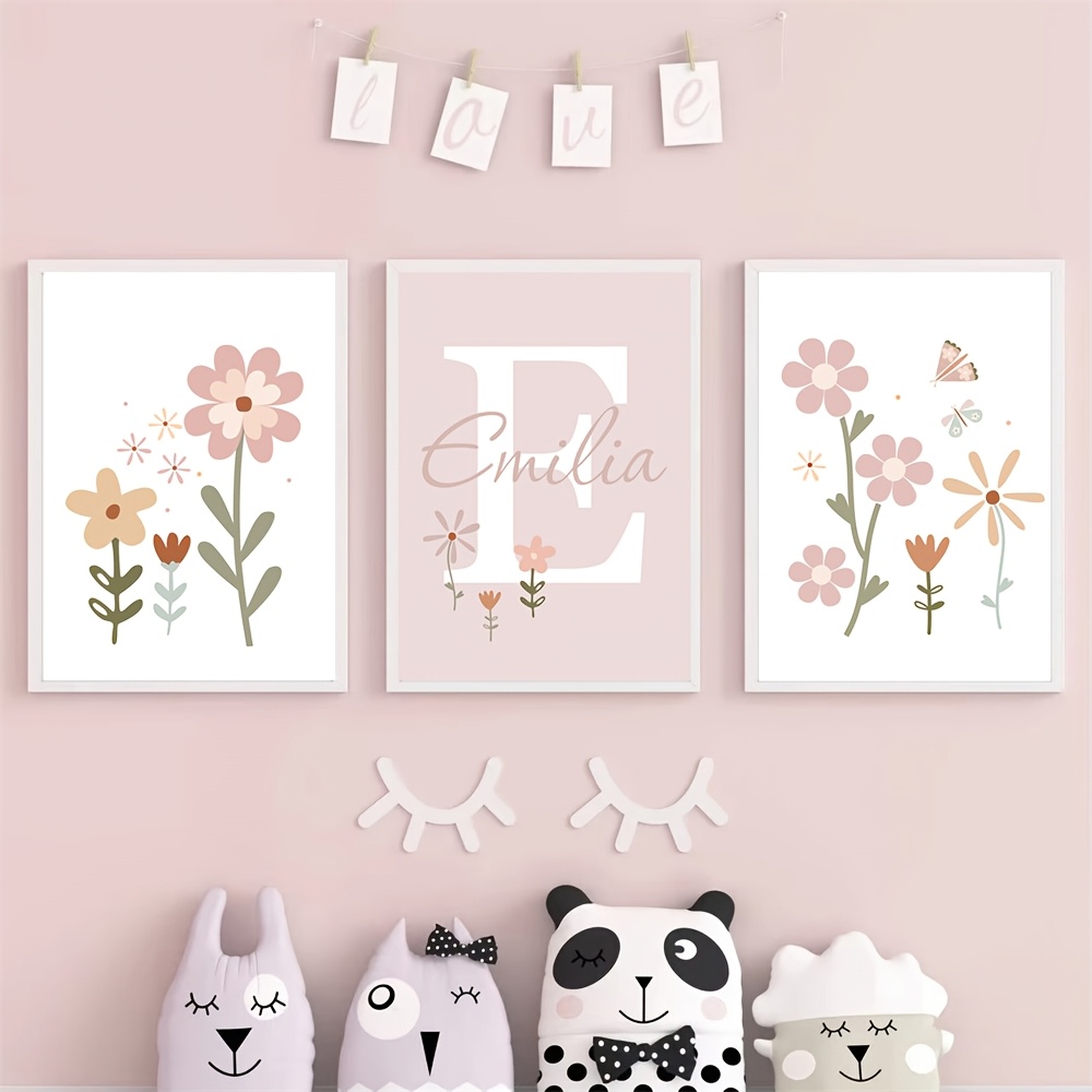 E-shop 2D Flach, 2D Flach, Drei rosa Blumenkunstdrucke ohne Rahmen, personalisiertes Schmetterling-Kunstlerbezeichnung-Leinwandposter, moderne