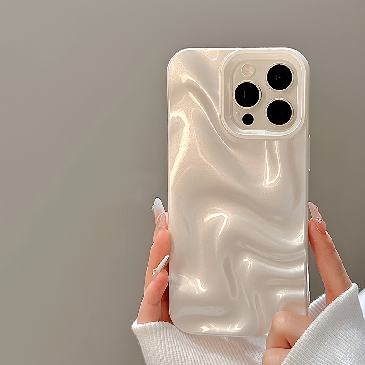 Pearl White Three-Dimensional Wave Pattern - Image 4