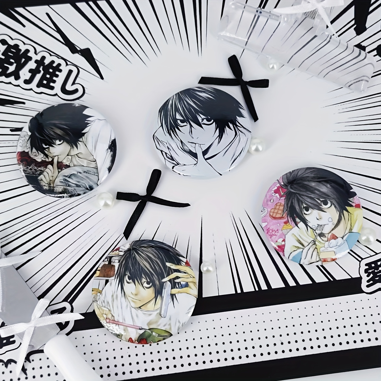 Vier stylische und niedliche Anime-Anstecker (2D FLAT) * für Kleidung, Hüte  und Rucksäcke - * modisches Geburtstagsgeschenk für Freunde,  Klassenkameraden und Kollegen - erschwingliche kleine ..., image size:1442x1442