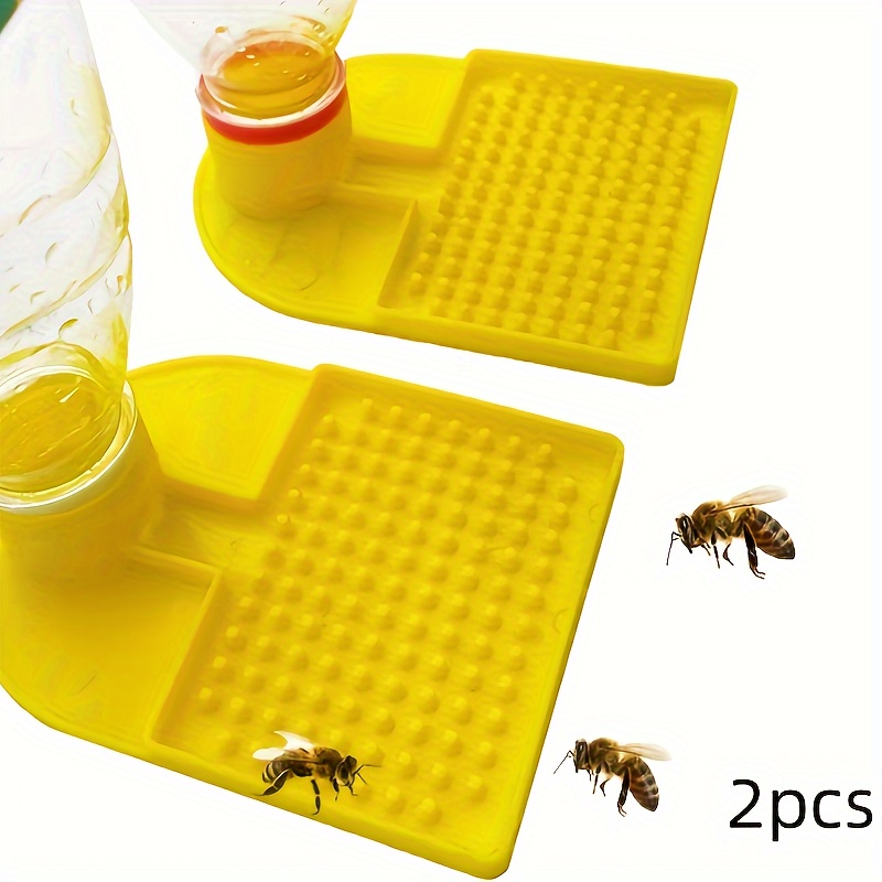 

2-pack Plastic Bee Water Dispenser, Beekeeping Water Feeder, Fits 30mm Mineral Water Bottle Mouth, Anti-drowning Wide Feeding Area For Bees