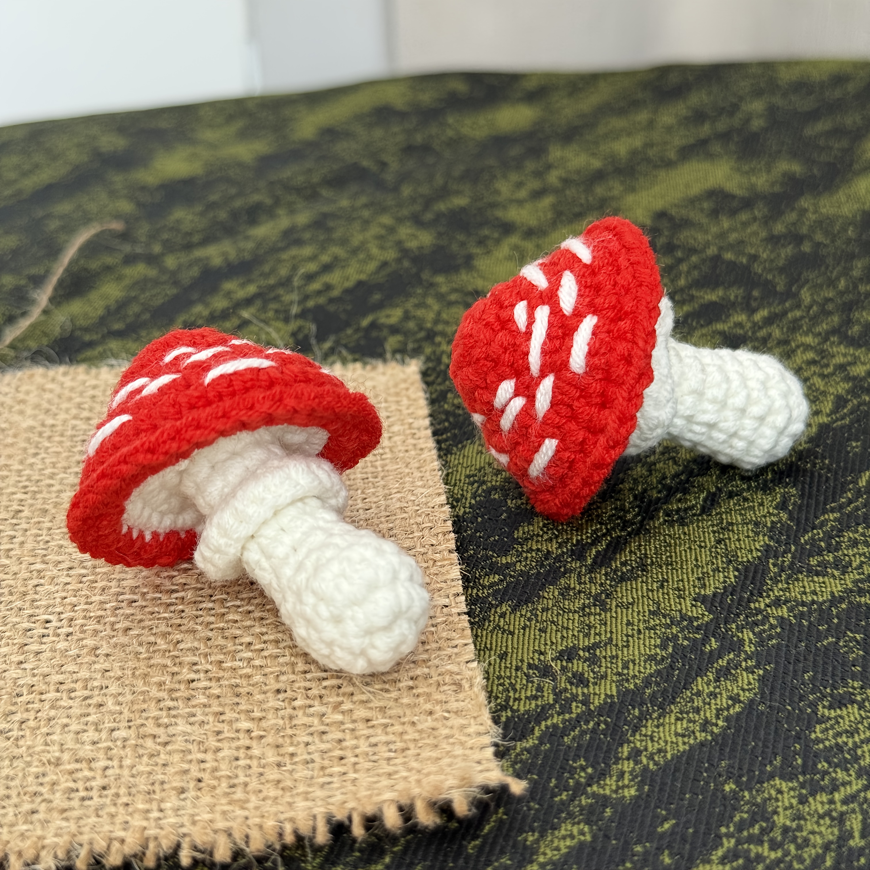 NEWEI Acrylic Cute Mushroom Keychain - Mini Mushroom Key Ring For Car Keys, Backpack & Gifts