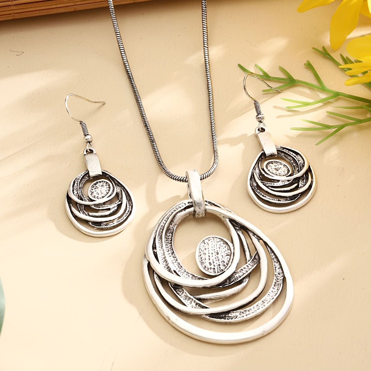 

1 Bohemian Vintage Bronze Silver Alloy Geometric Oval Cutout Jewelry Set Elegant Ladies Party Fall/winter Necklace Earrings Gift