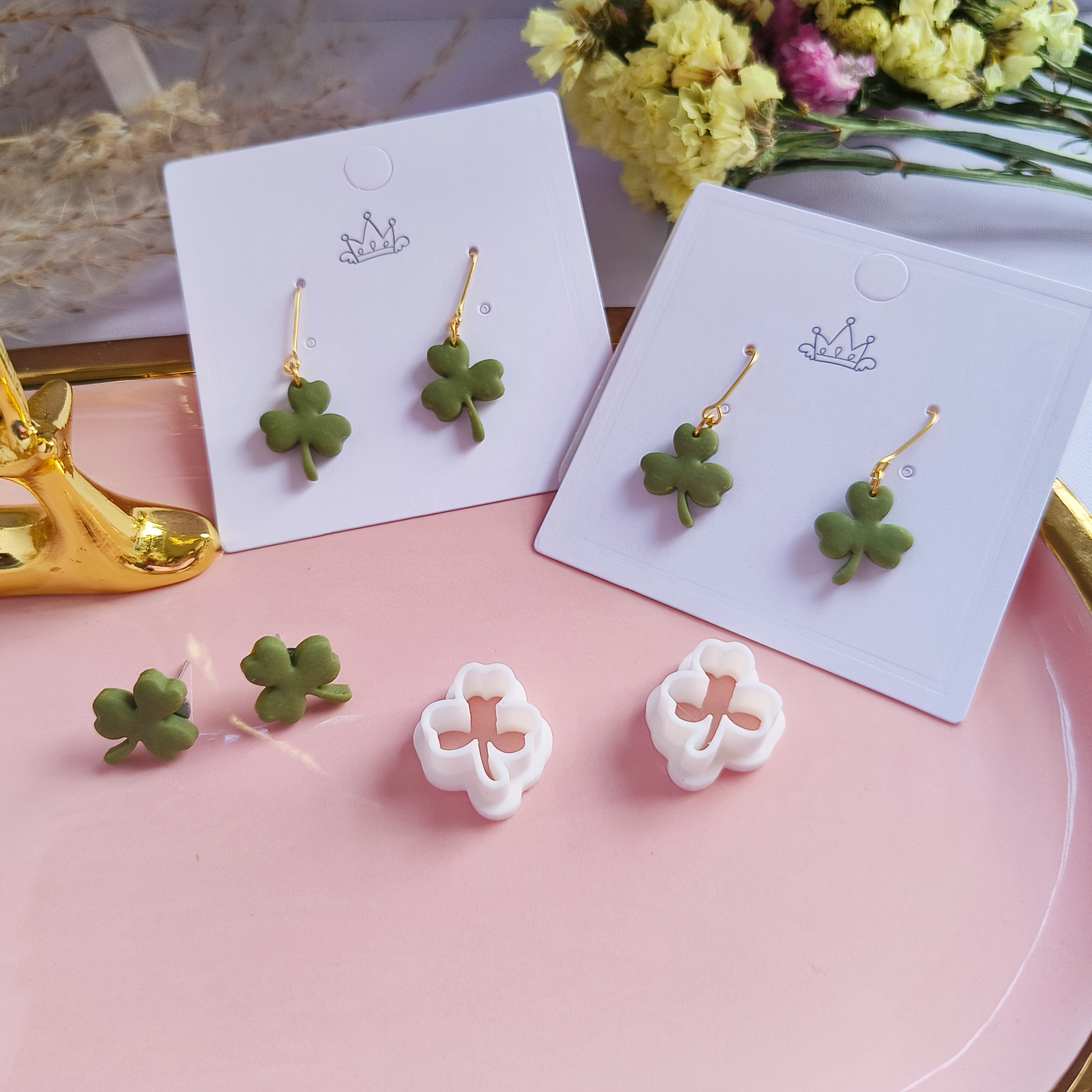 TEMU [/] 2pcs Clover-shaped Polymer Clay Cutters - Plant - Flower, Jewelry Making Kit, Clay Cutters For Earring Production, Stud Clay Making Tools,