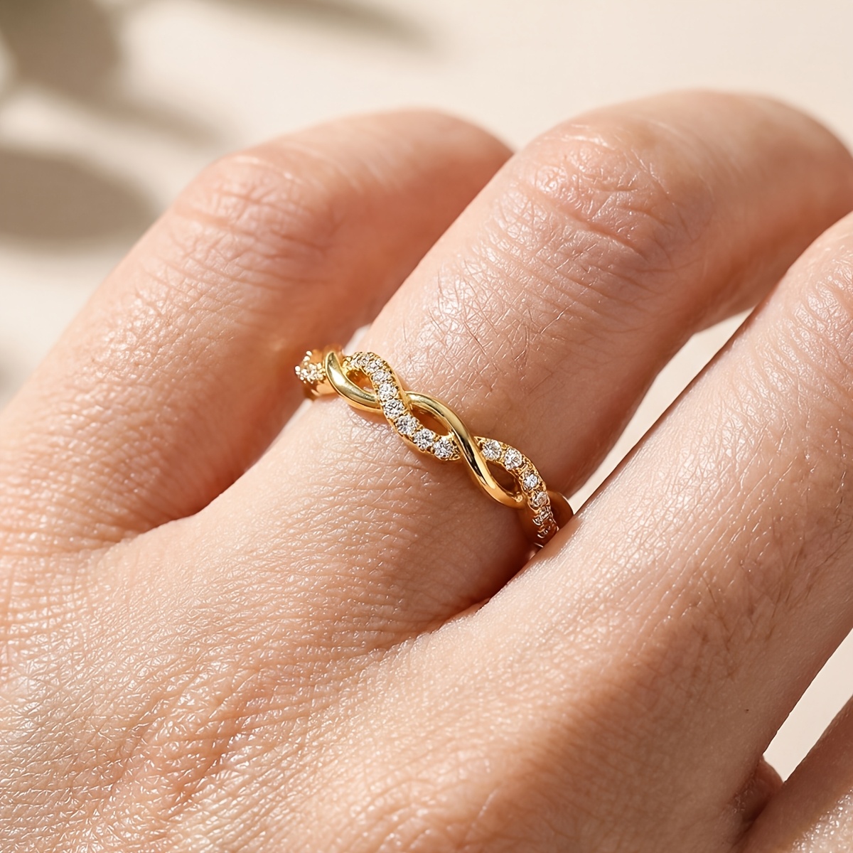 Women's Stylish Twisted Chain Ring, Perfect for Celebrations